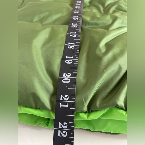 Girls Nike Puffer down Vest Reversible - Olive Green and Bright Lime Green. - Picture 8 of 13